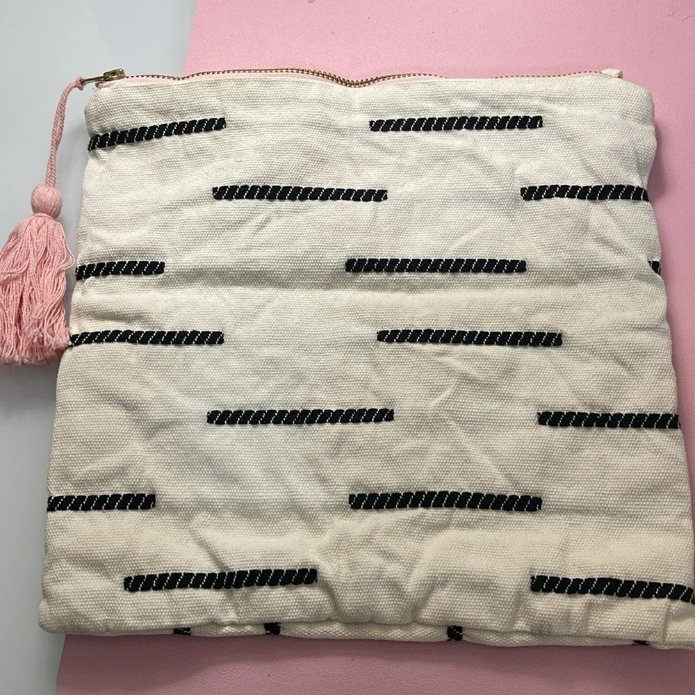 Tribe Alive convertible clutch